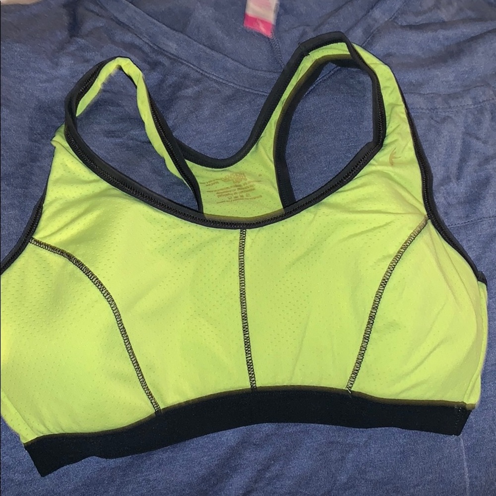 Sports bra
